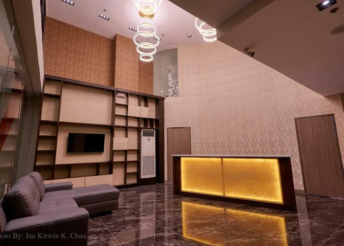 Griffin Hotel And Suites